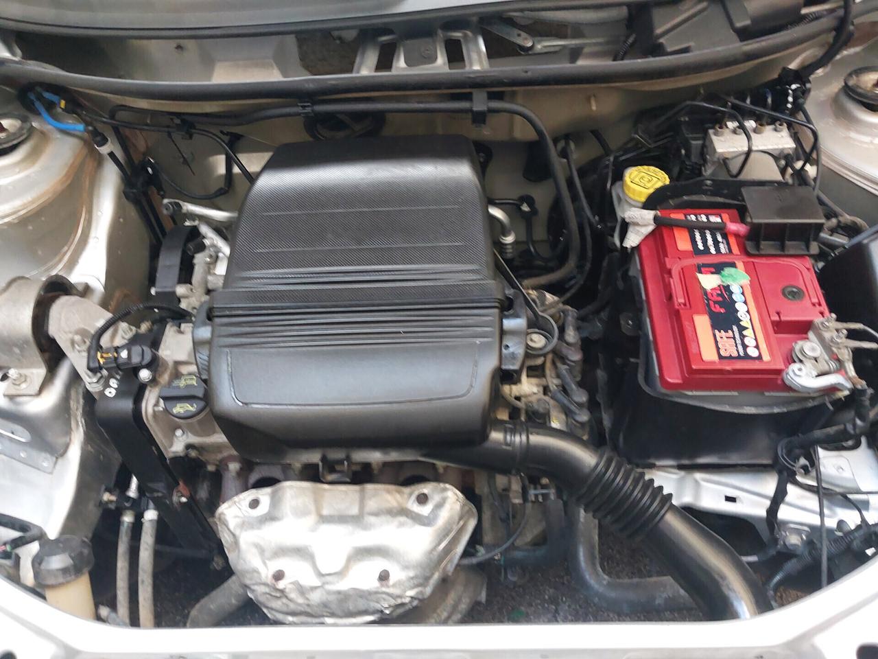 FIAT PUNTO 1.2 5P POCHI KM. 10-2010