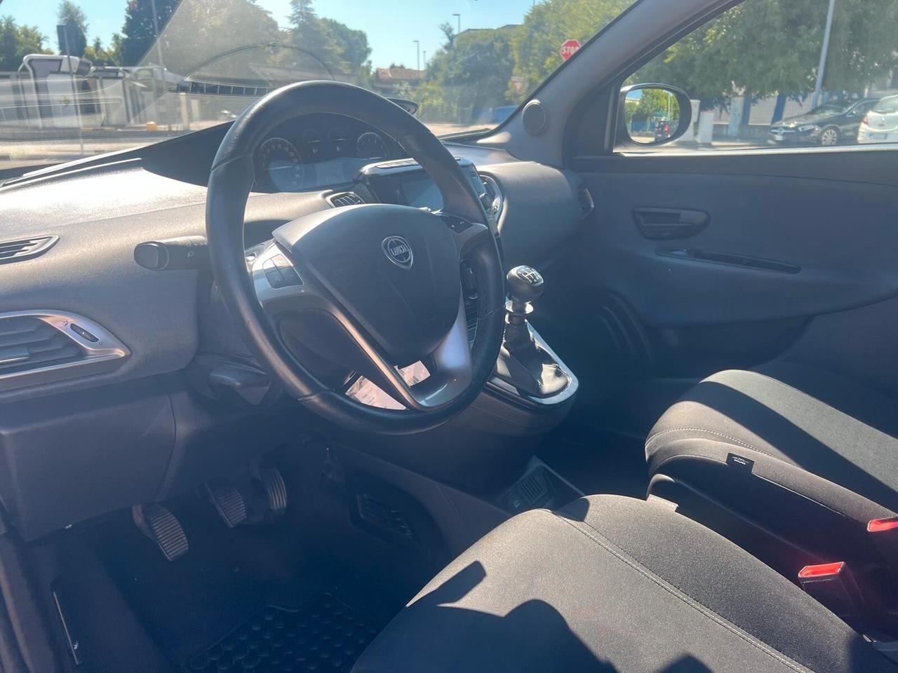 Lancia Ypsilon 1.0 FireFly 5 porte S&S Hybrid 2023