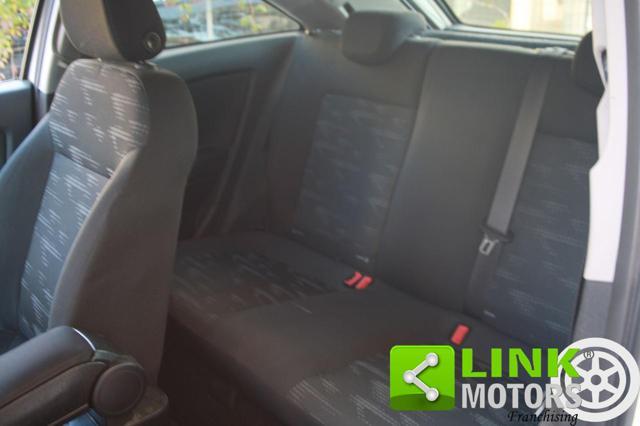 OPEL Corsa 1.2 3 porte b-color NEOPATENTATI