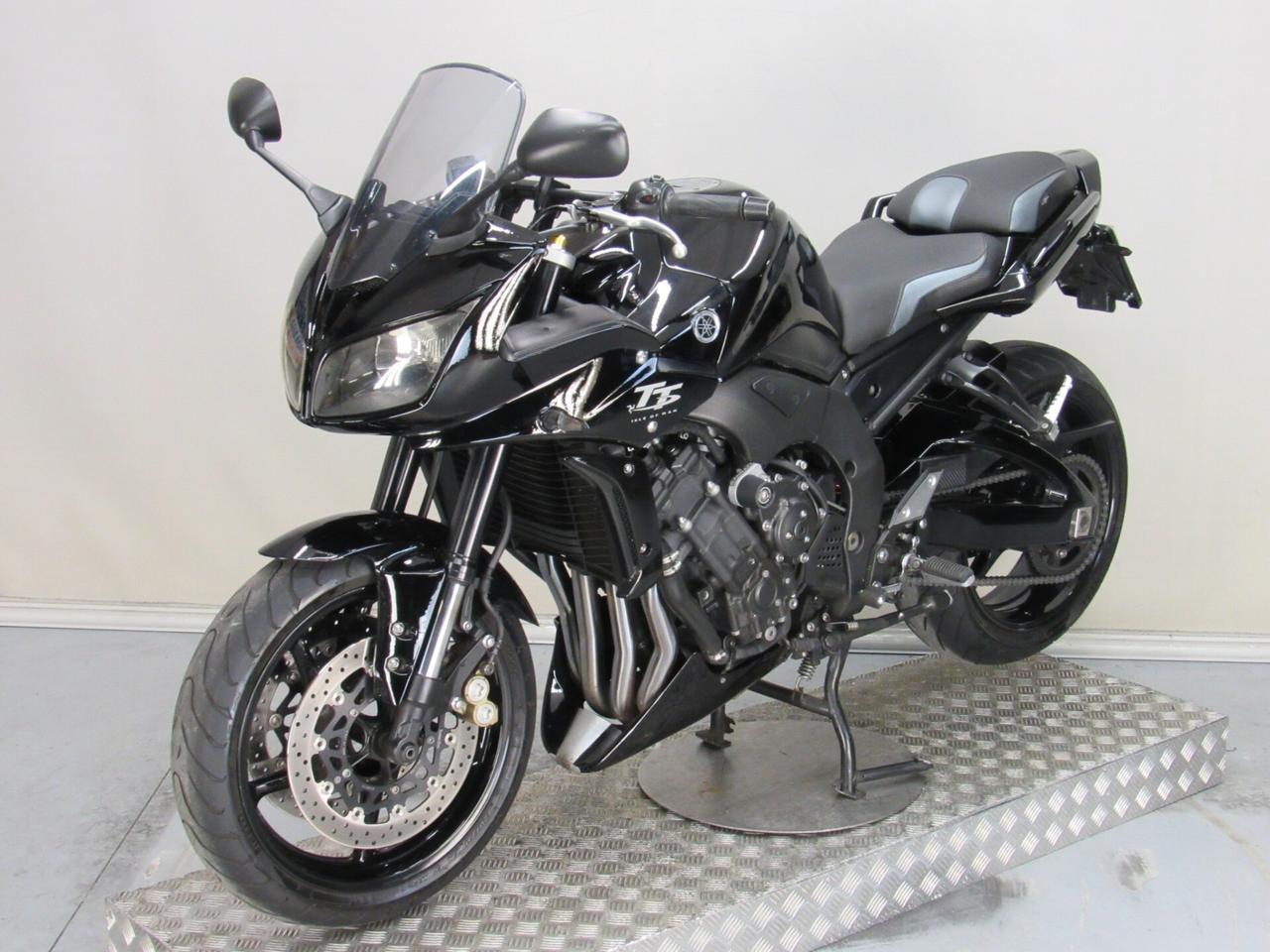 Yamaha FZ1 Fazer TOTAL BLACK