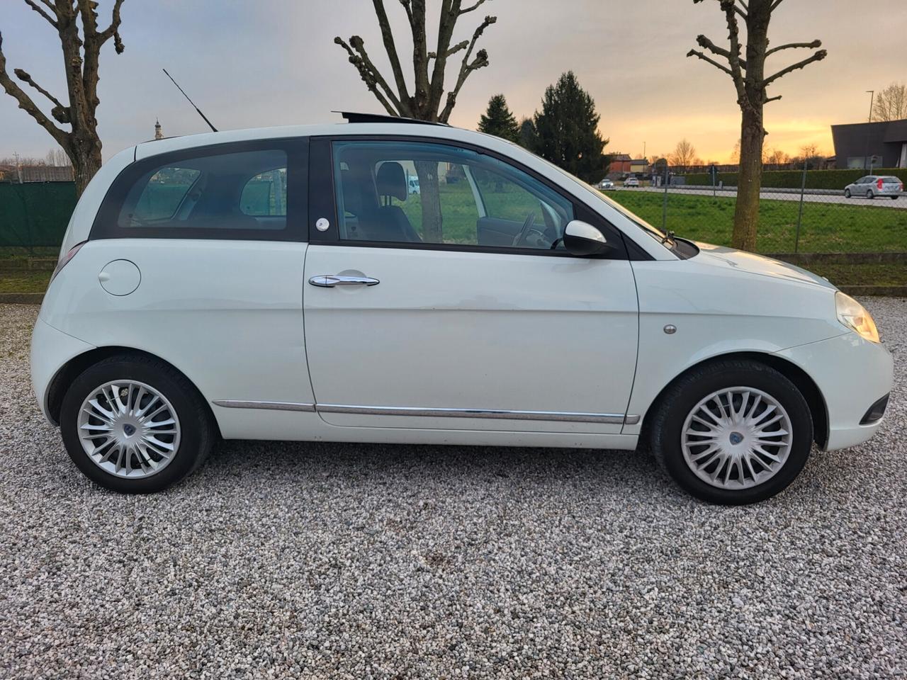 Lancia Ypsilon 1.4 Platino Ecochic GPL