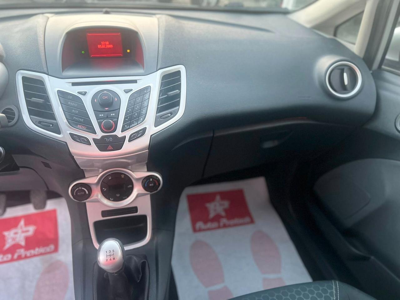 Ford Fiesta 1.4 TDCi 68CV 5 porte Titanium