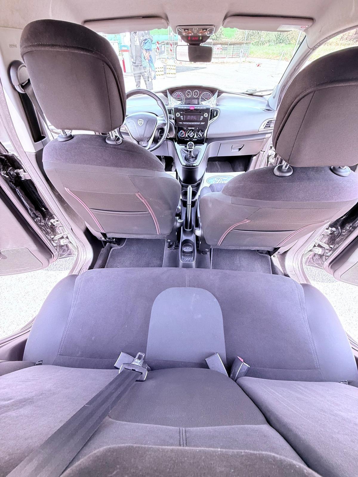 Lancia Ypsilon 1.3 MJT 16V 95 CV 5 porte Ok neopatentati