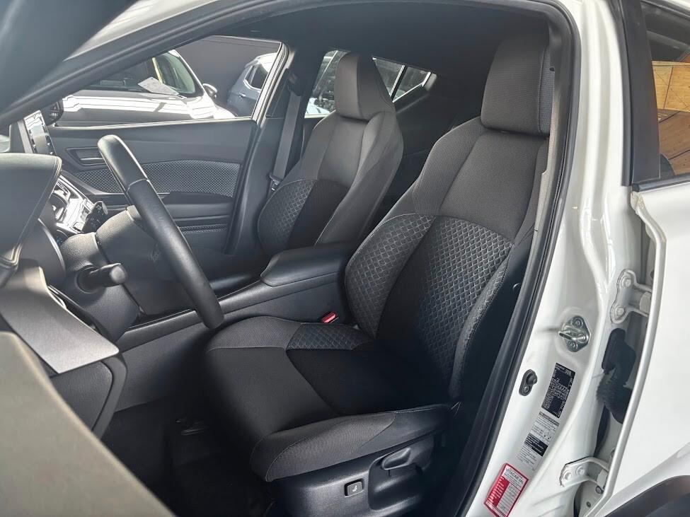 Toyota C-HR 1.8 Hybrid E-CVT Business