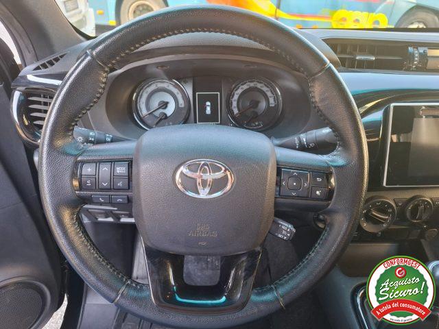 TOYOTA Hilux 2.4 D-4D 4WD 4 porte Double Cab Lounge