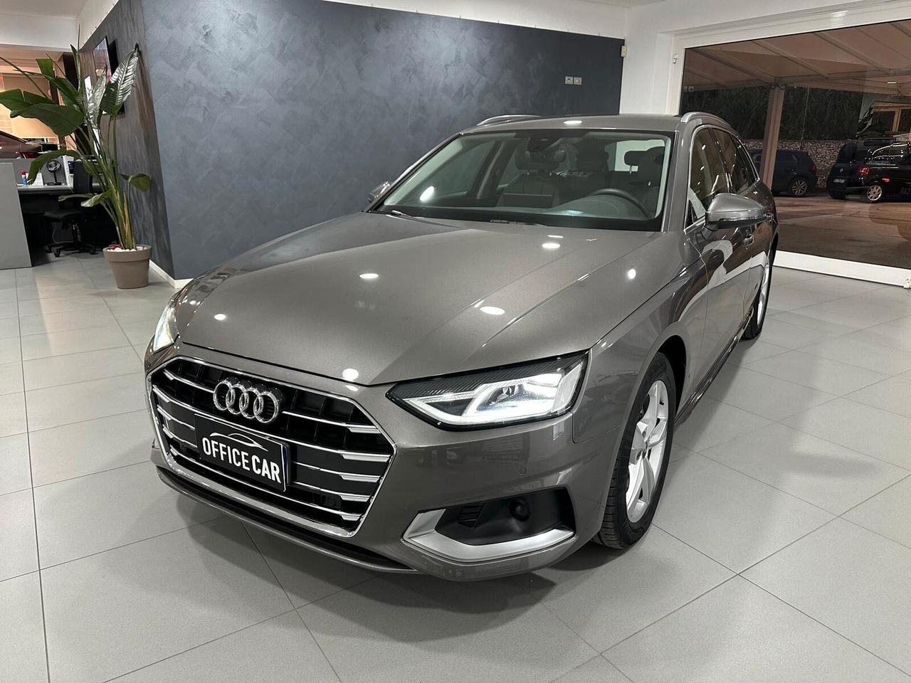 Audi A4 Avant 30 2.0 tdi s-tronic