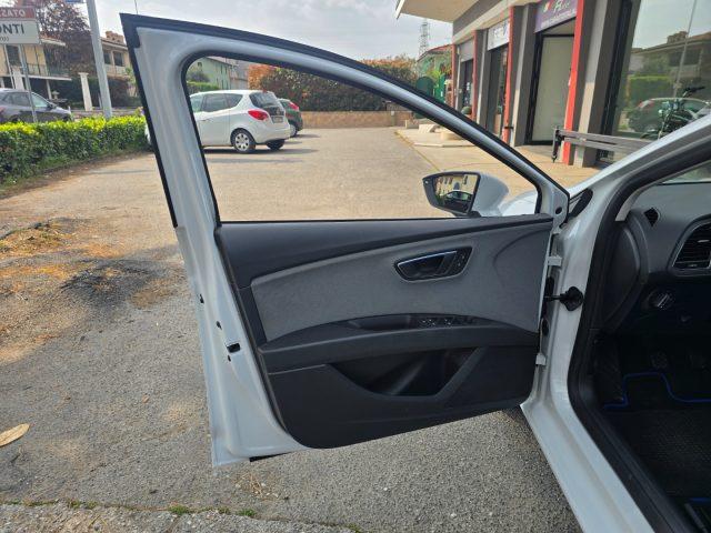 SEAT Leon 1.6 TDI 115 CV ST Style LED Navi ACC Radar SensPAR