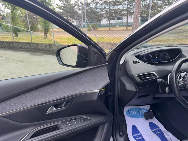 PEUGEOT 3008 PureTech Turbo 130CV Allure EAT8 NAVI+RETR.