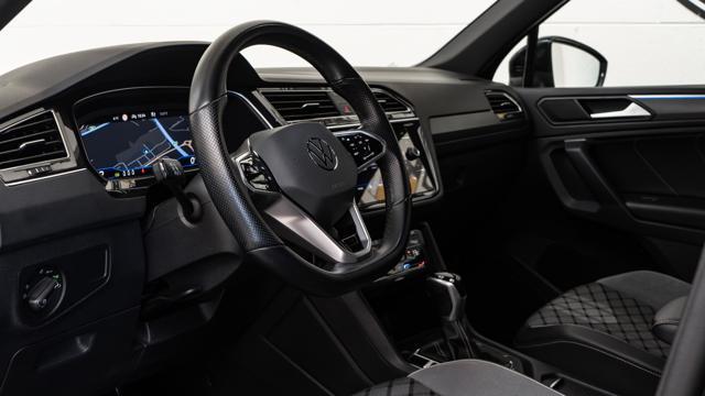 VOLKSWAGEN Tiguan 2.0 TDI SCR DSG 4MOTION R-Line UNIPRO
