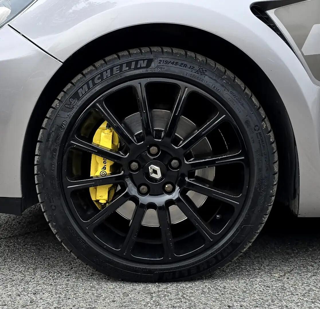 Renault Clio 2.0 16V 200CV 3 porte RS - Vettura di interesse Storico e Collezionistico