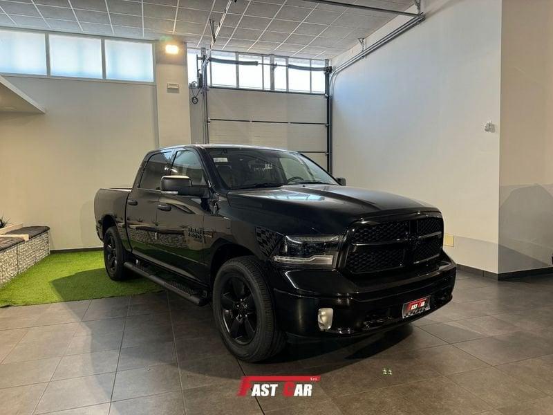 Dodge RAM Dodge RAM 5.7 V8 Crew Cab Classic SLT Black 395cv EAT8 GPL