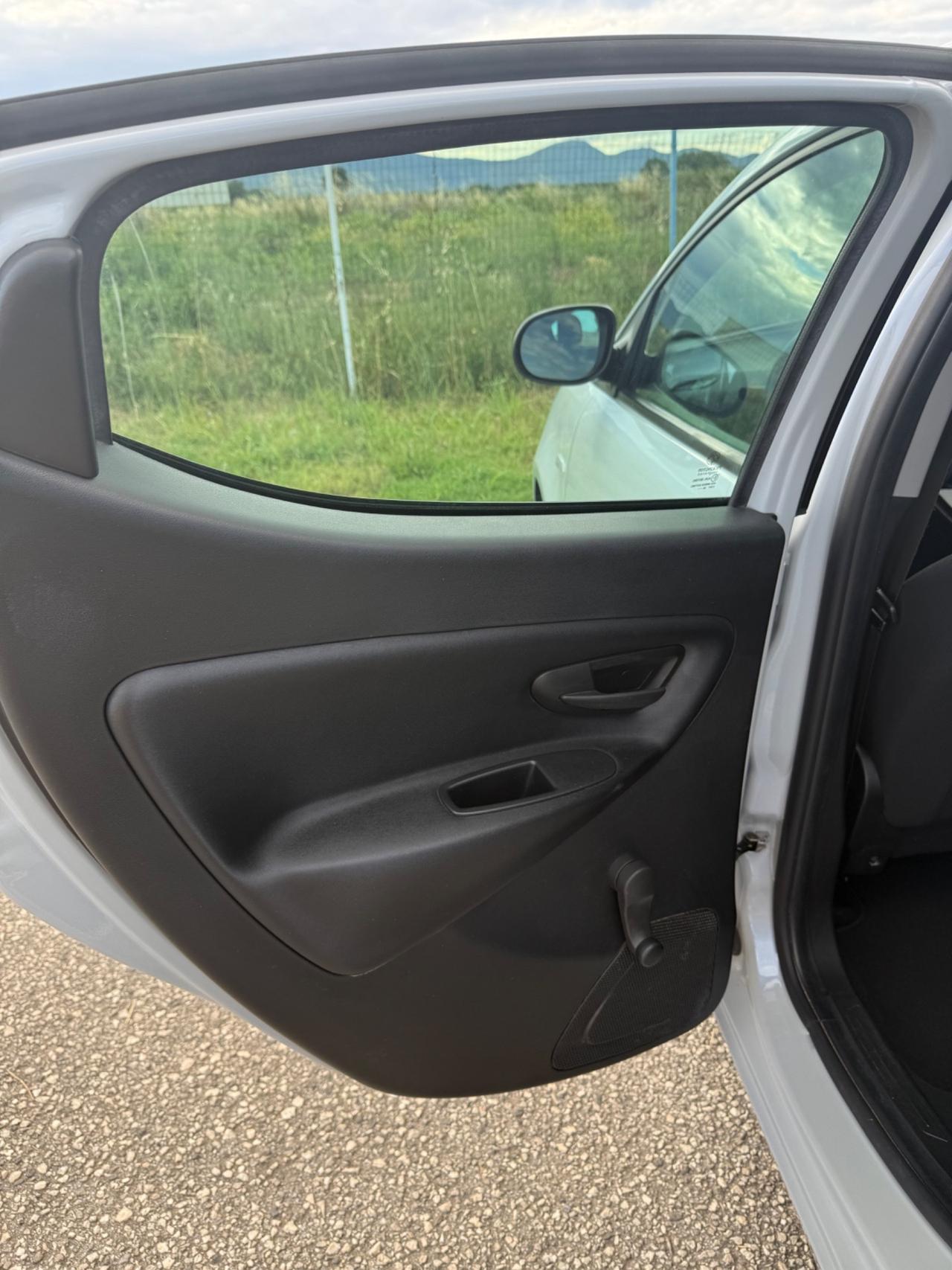 Lancia Ypsilon 1.2 69 CV 5 porte GPL Ecochic Silver