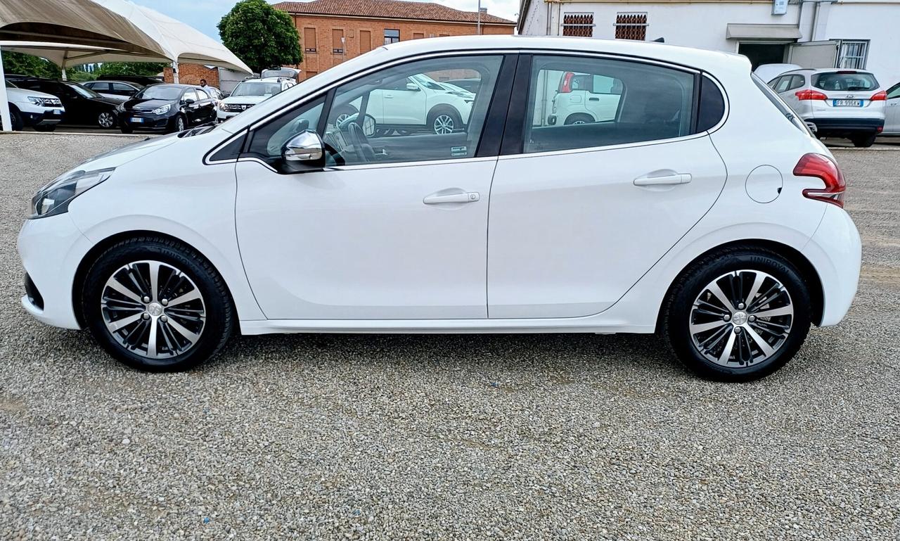 Peugeot 208 PureTech 82 5 porte Allure