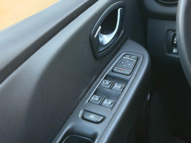 RENAULT Clio 1.5dCi 75CV Moschino Life