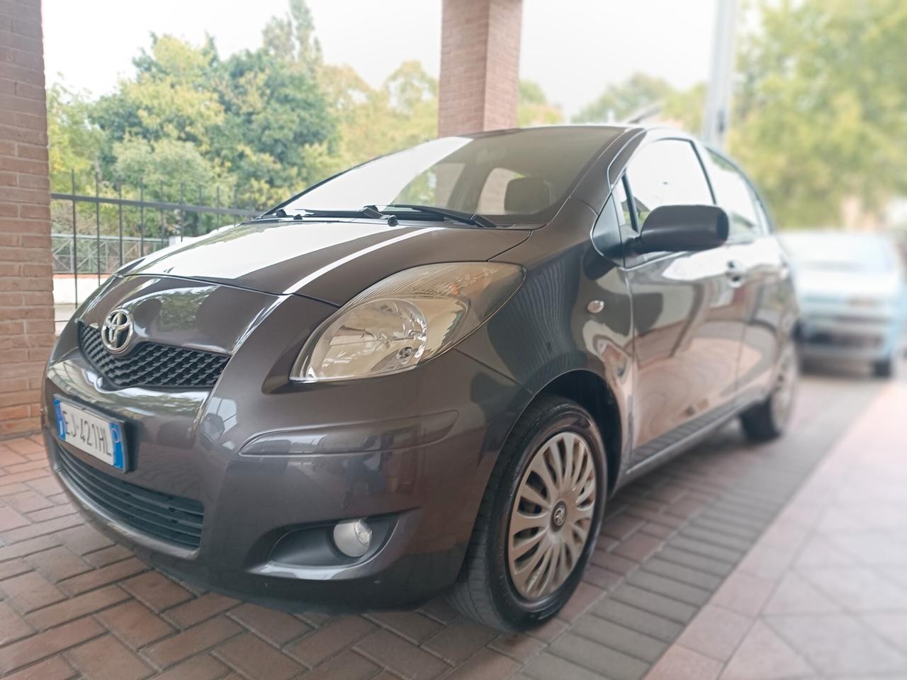 Yaris 1.0 5 porte