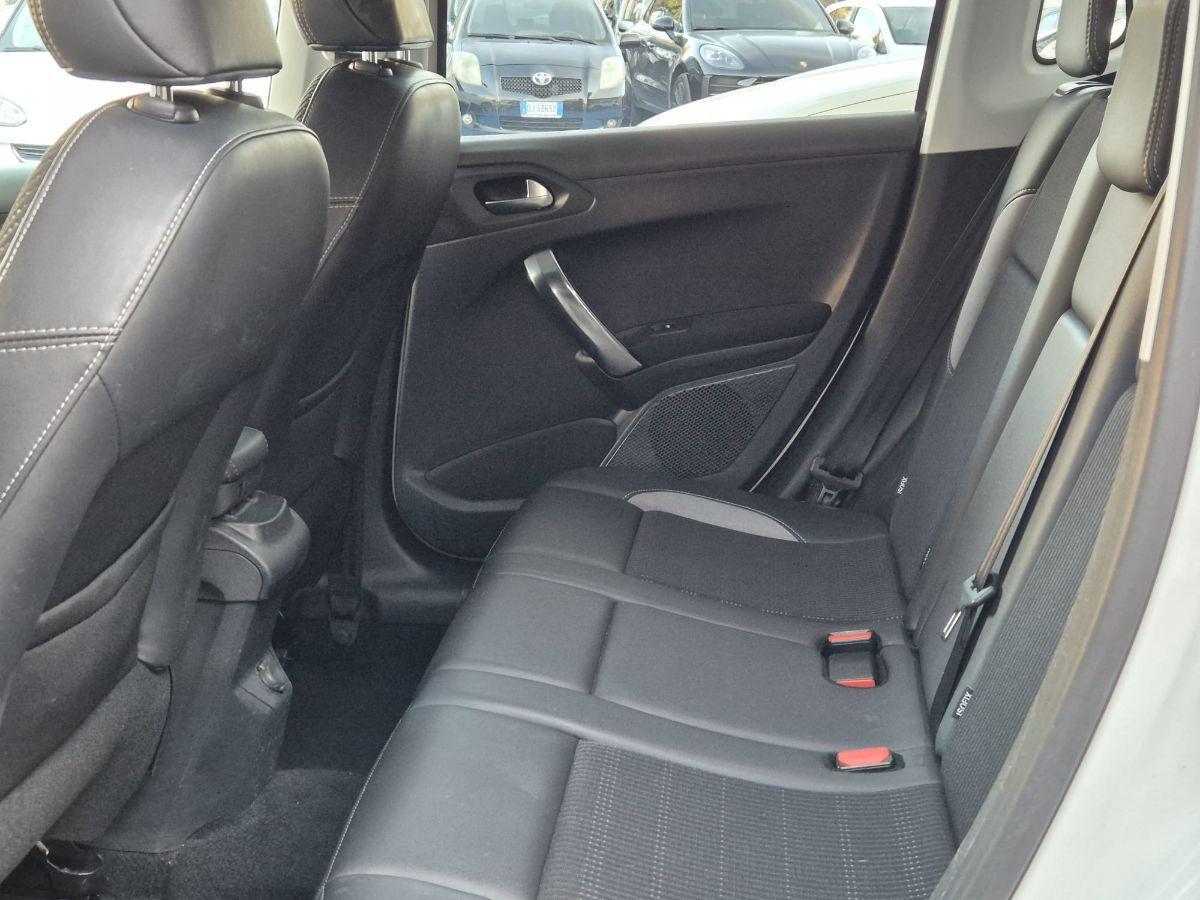 PEUGEOT - 2008 - 1.6 e-HDi 92 CV S&S Allure