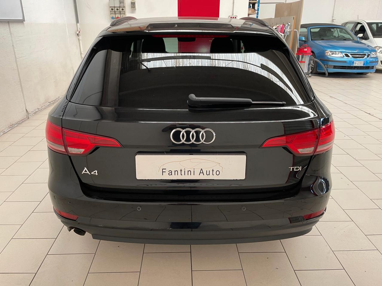 Audi A4 Avant Sport 35 2.0 TDI 150cv s-tronic-LEGGI SOTTO