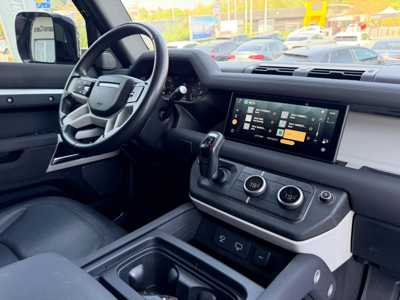 Land Rover Defender 110 3.0D I6 200 CV AWD Auto SE