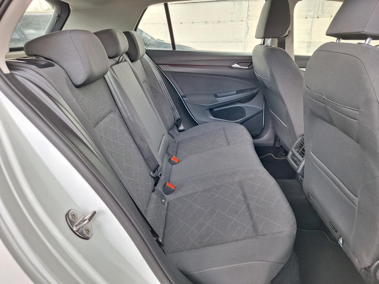 Volkswagen Golf 1.0 eTSI EVO DSG Life