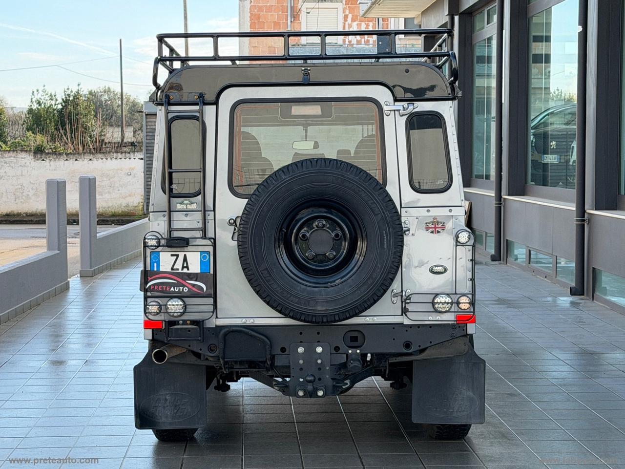 LAND ROVER Defender 110 2.2 TD4 Station Wagon N1