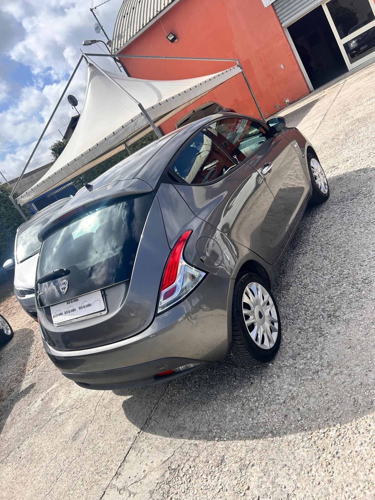 Lancia Ypsilon 1.2 69 CV 5 porte S&S Platinum