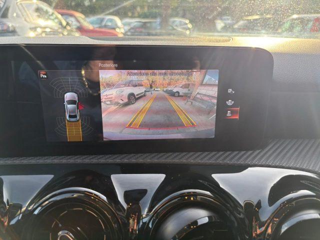 MERCEDES-BENZ A 180 d