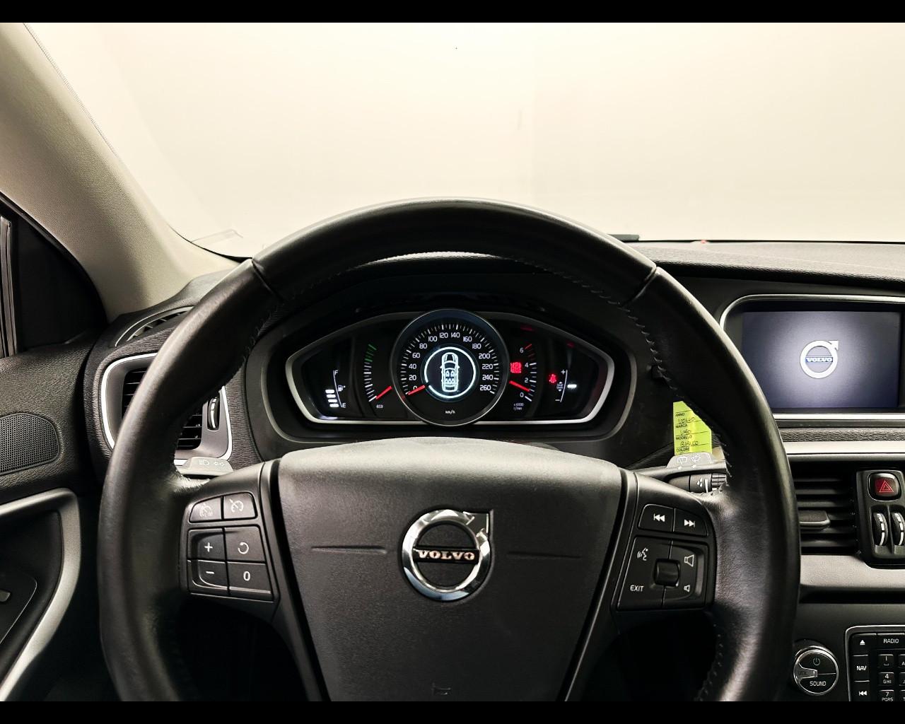 VOLVO V40 Cross Country D2 Business