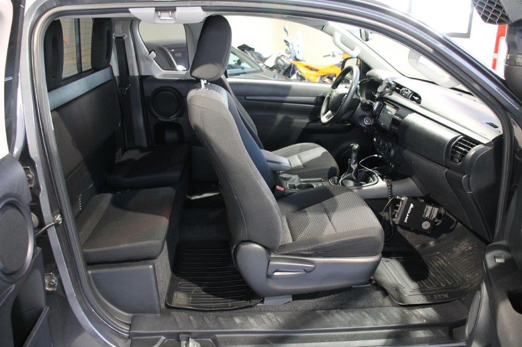 Toyota Hilux 2.4 D-4D 4WD 2 porte Extra Cab PREPARATA TAGLIANDATA uff Toyota