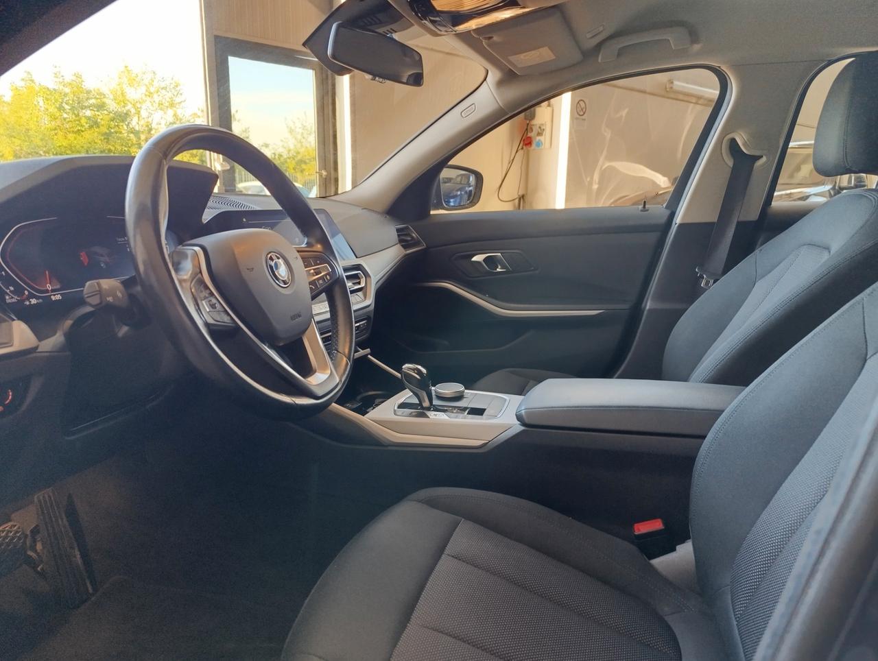 BMW 320 d Touring mhev 48V Business Advantage auto