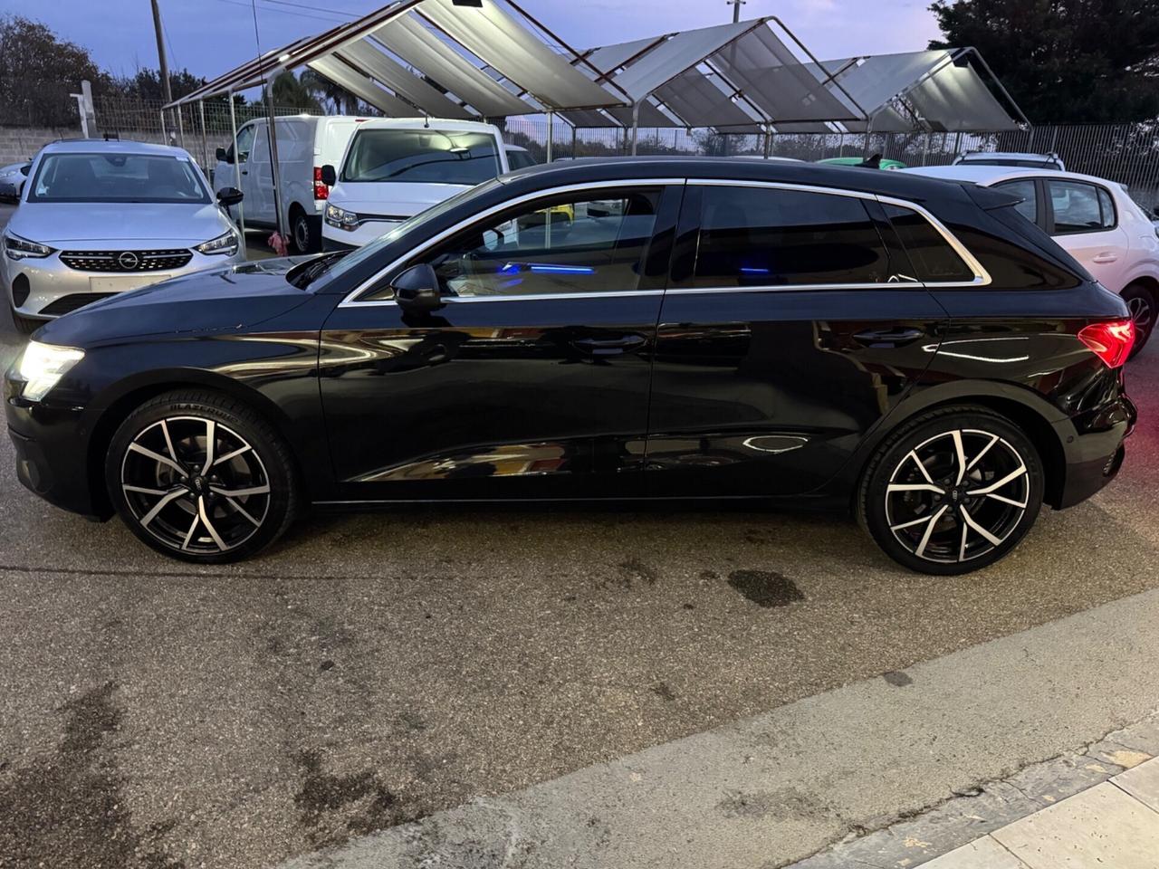 Audi A3 35 TDI Stronic Total Black led matrix