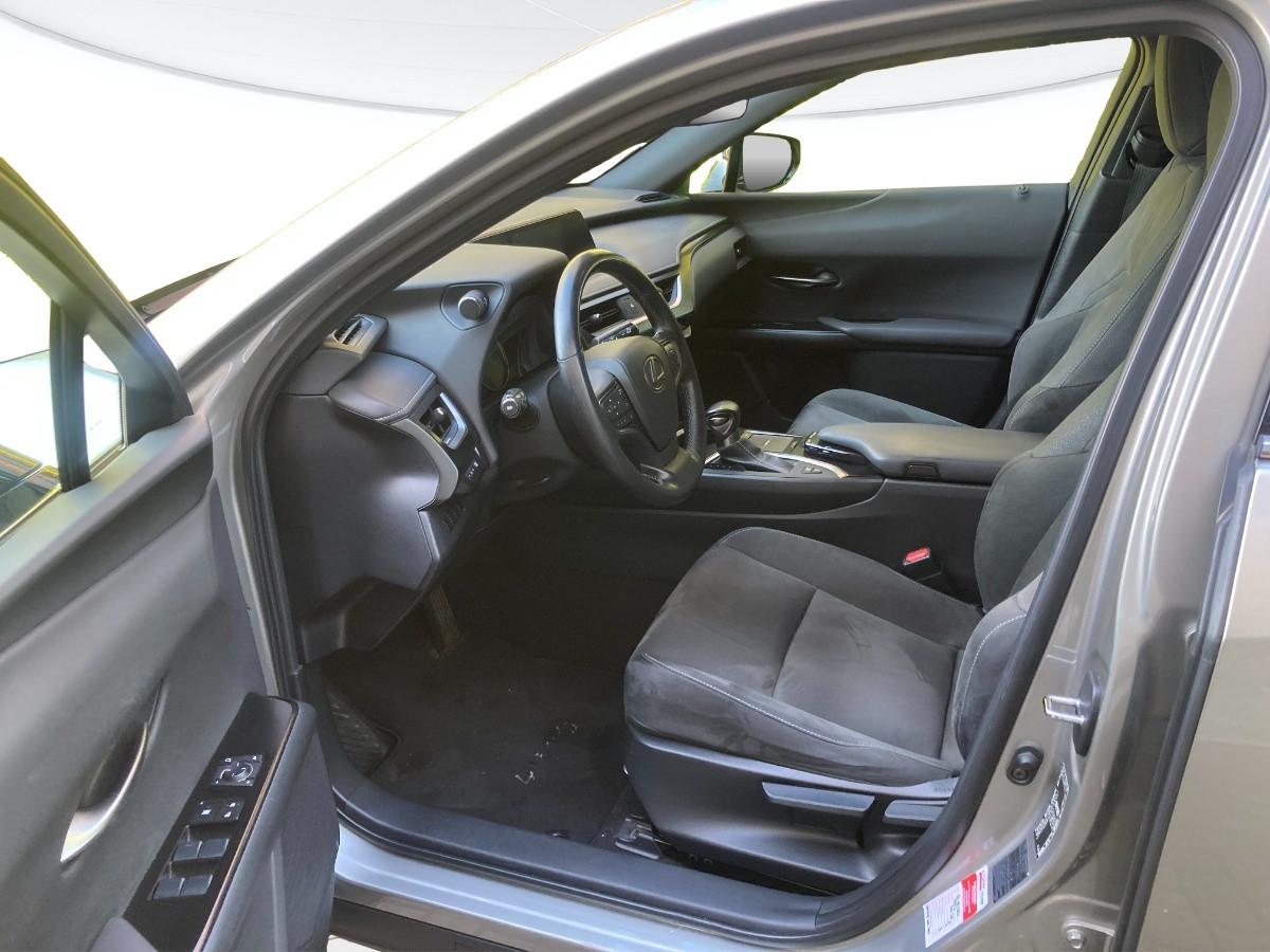 LEXUS UX 250h 2.0 Business 2wd cvt