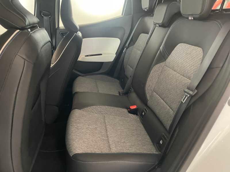 RENAULT Clio V - Clio 1.6 E-Tech hybrid Initiale Paris 140cv auto