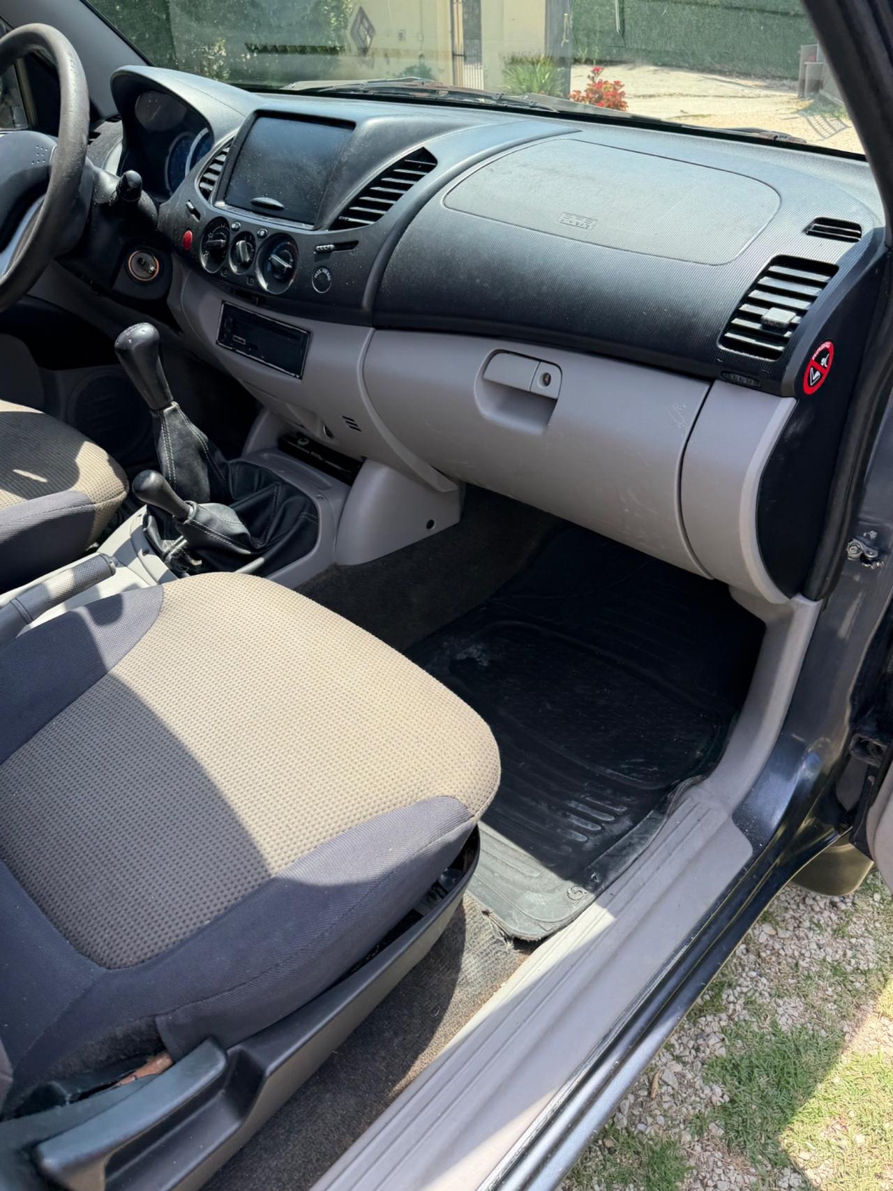 Mitsubishi L200 2.5 DI-D/136CV Single Cab Inform