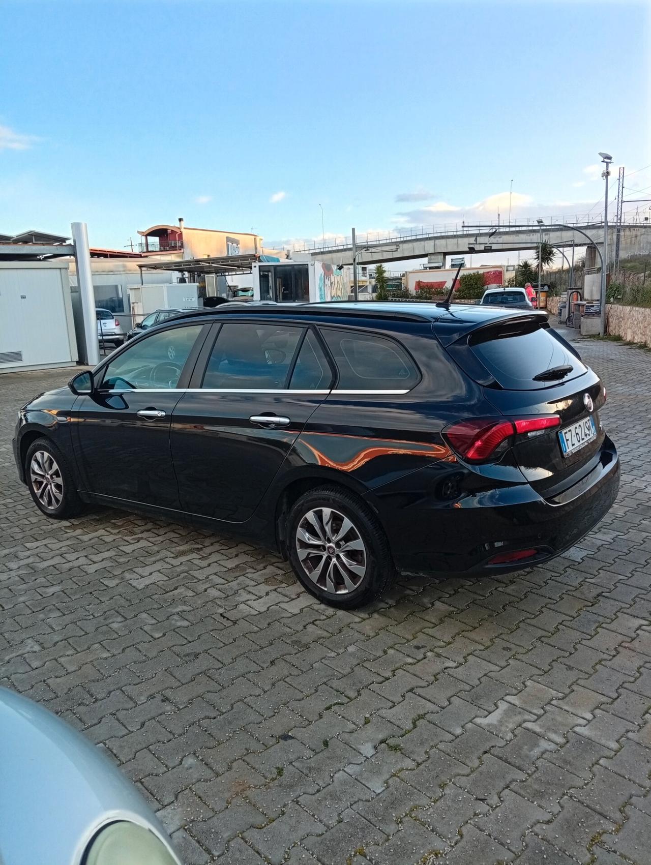 Fiat Tipo 1.6 Mjt S&S SW Lounge