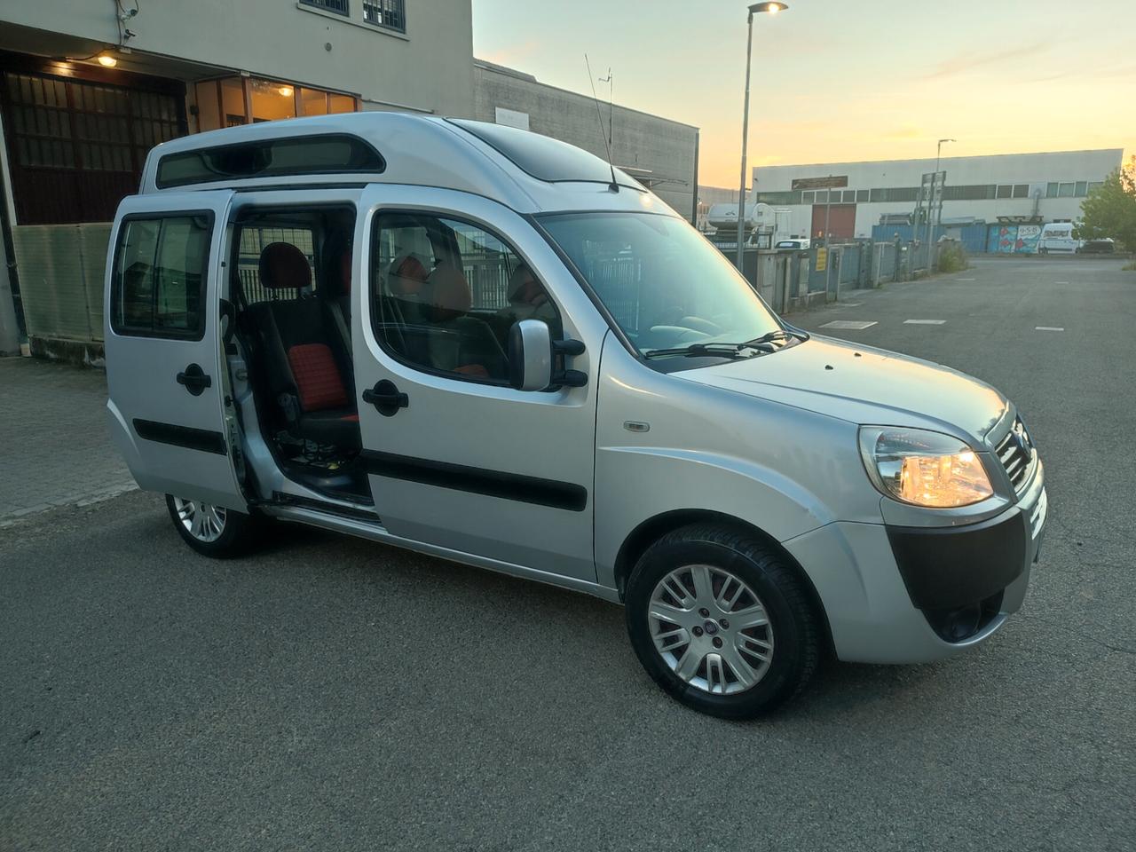 FIAT DOBLO 1.4BENZINA CON PEDANA DISABILI ELETTRICA NUOVO