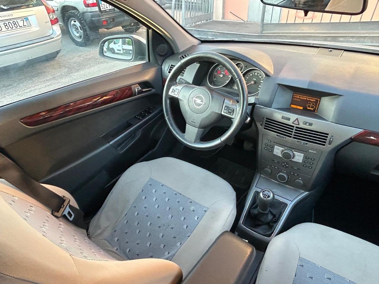 Opel Astra 1.7CDTI 101CV 5P Berlina Cosmo Neopatentati