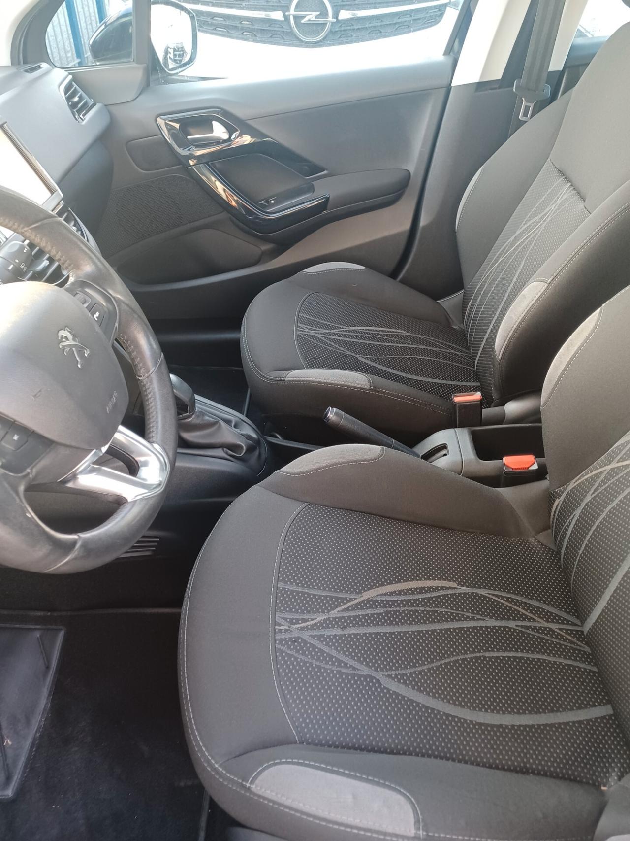 Peugeot 208 1.4 HDi 5 porte Anno 11/2014