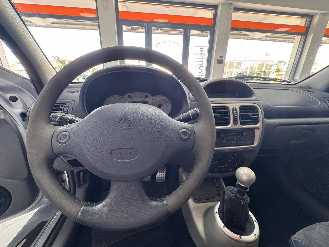 Renault Clio 3.0 V6 24V #6567