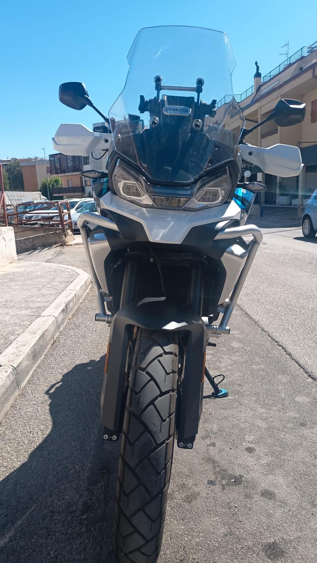 Cf Moto 700MT