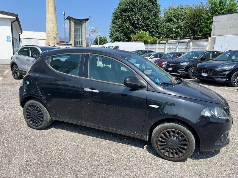 Lancia Ypsilon 1.0 FireFly 5 porte S&S Hybrid Silver