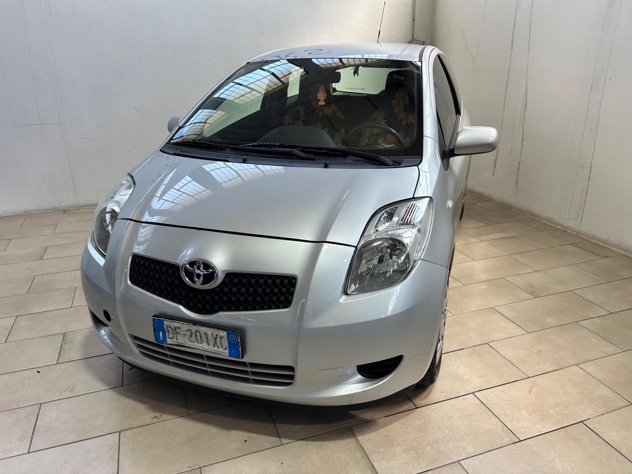 Toyota Yaris 1.0 3 porte
