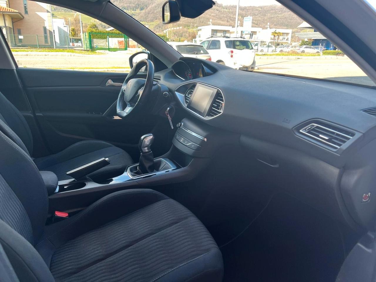 Peugeot 308 308 5p 1.2 puretech Active-unico proprietario