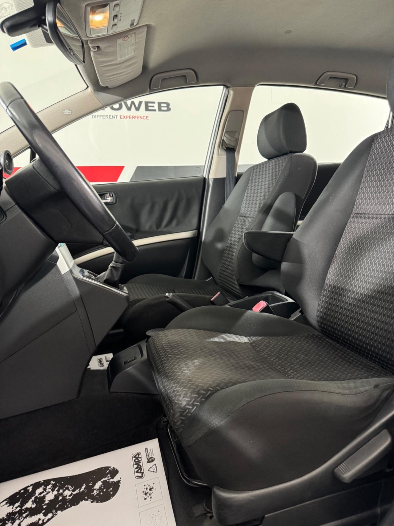 Toyota Corolla Verso 1.8 16V Sol 7pti