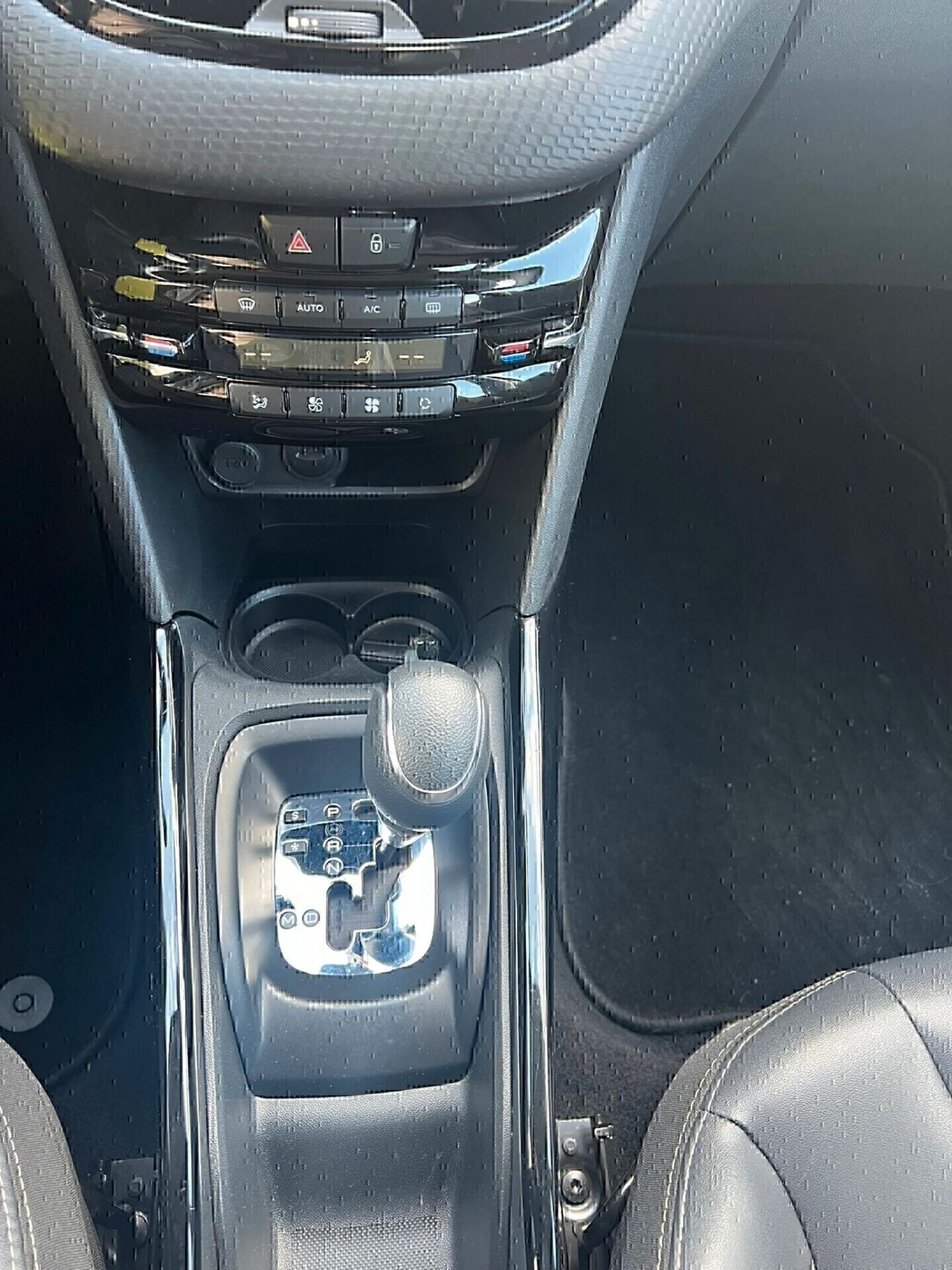 Peugeot 2008 BlueHDi 120 EAT6 S&S Allure