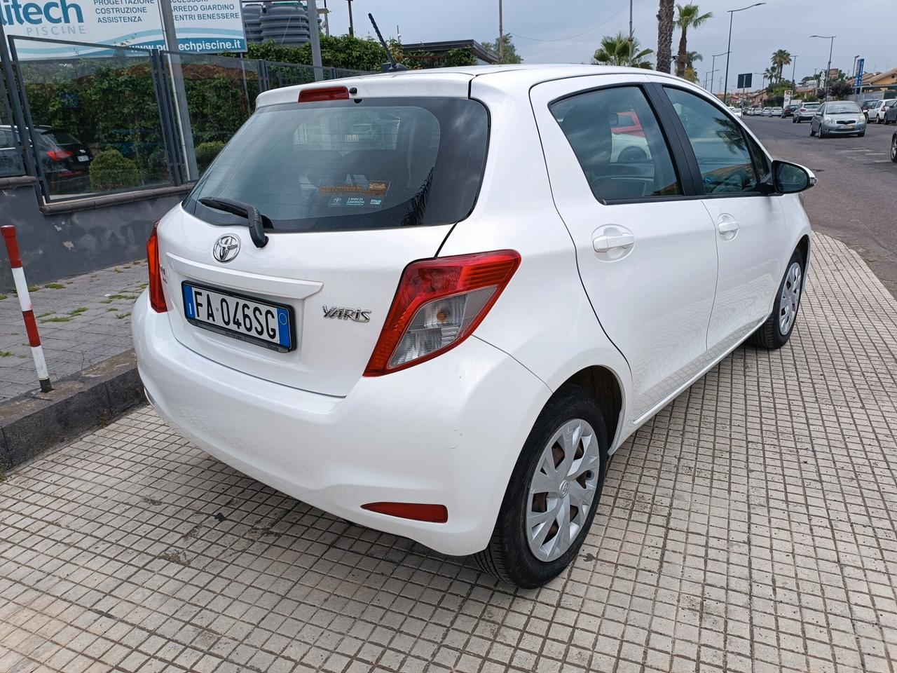 Toyota Yaris 1.0 5 porte Active
