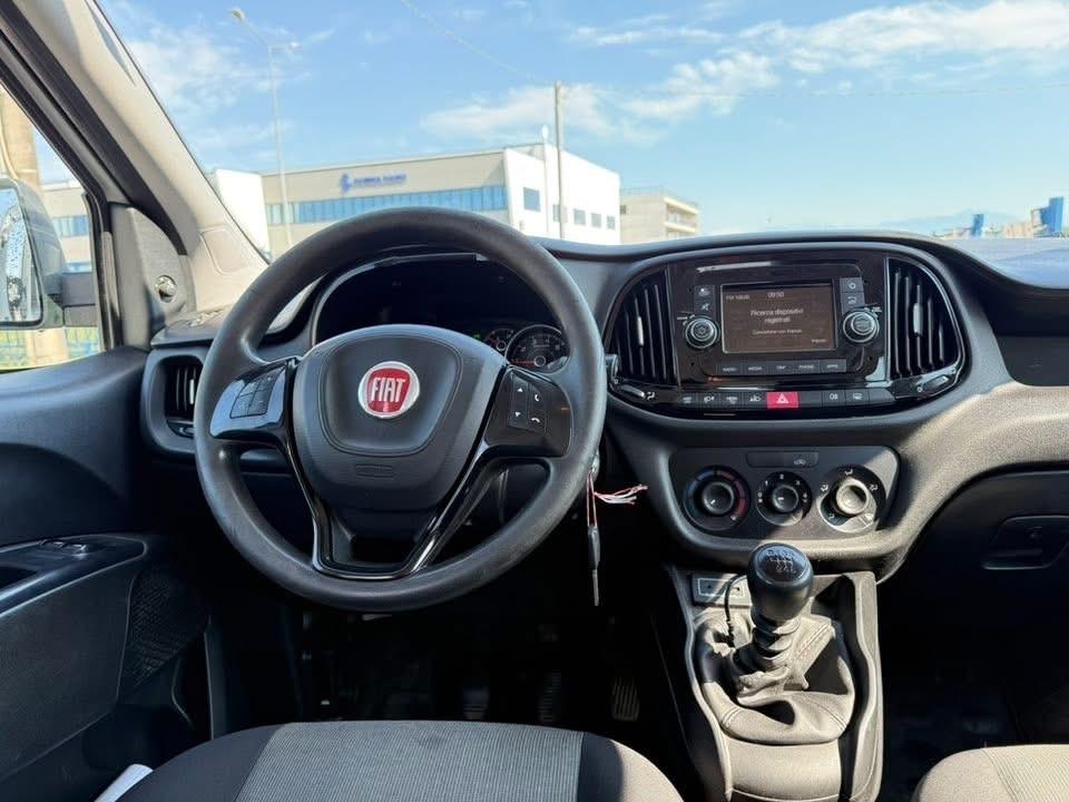 Autocarro FIAT DOBLO Maxi - 5 posti