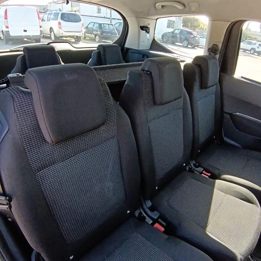 Peugeot 5008 1.6 HDi 112CV Premium *7 POSTI*