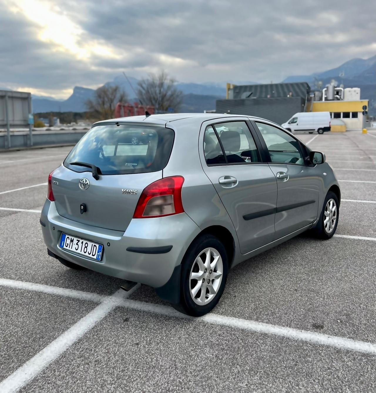 Toyota Yaris 1.0 5 porte Edizione SOL Neopatentati