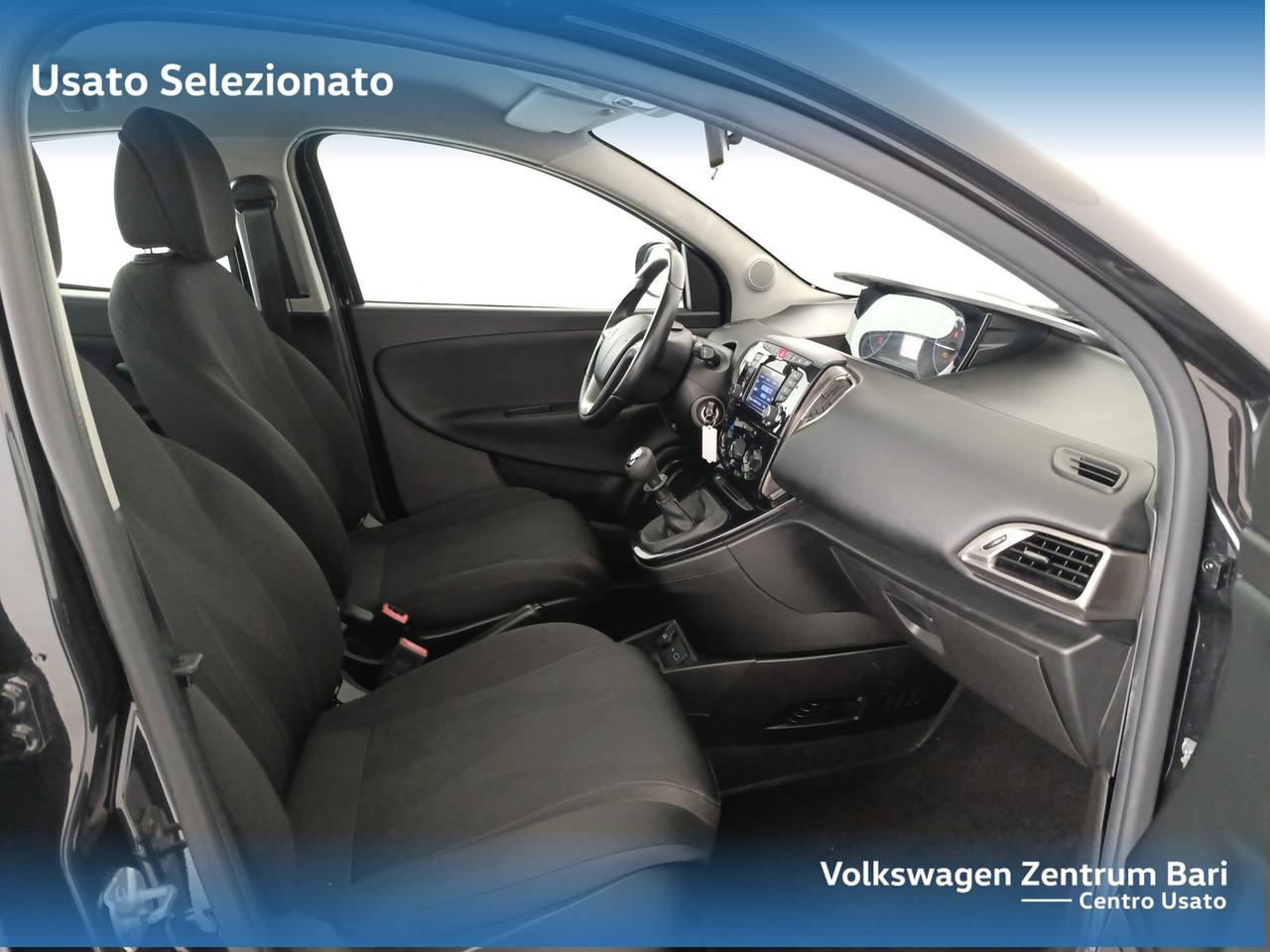 Lancia Ypsilon 1.0 firefly hybrid gold s&s 70cv