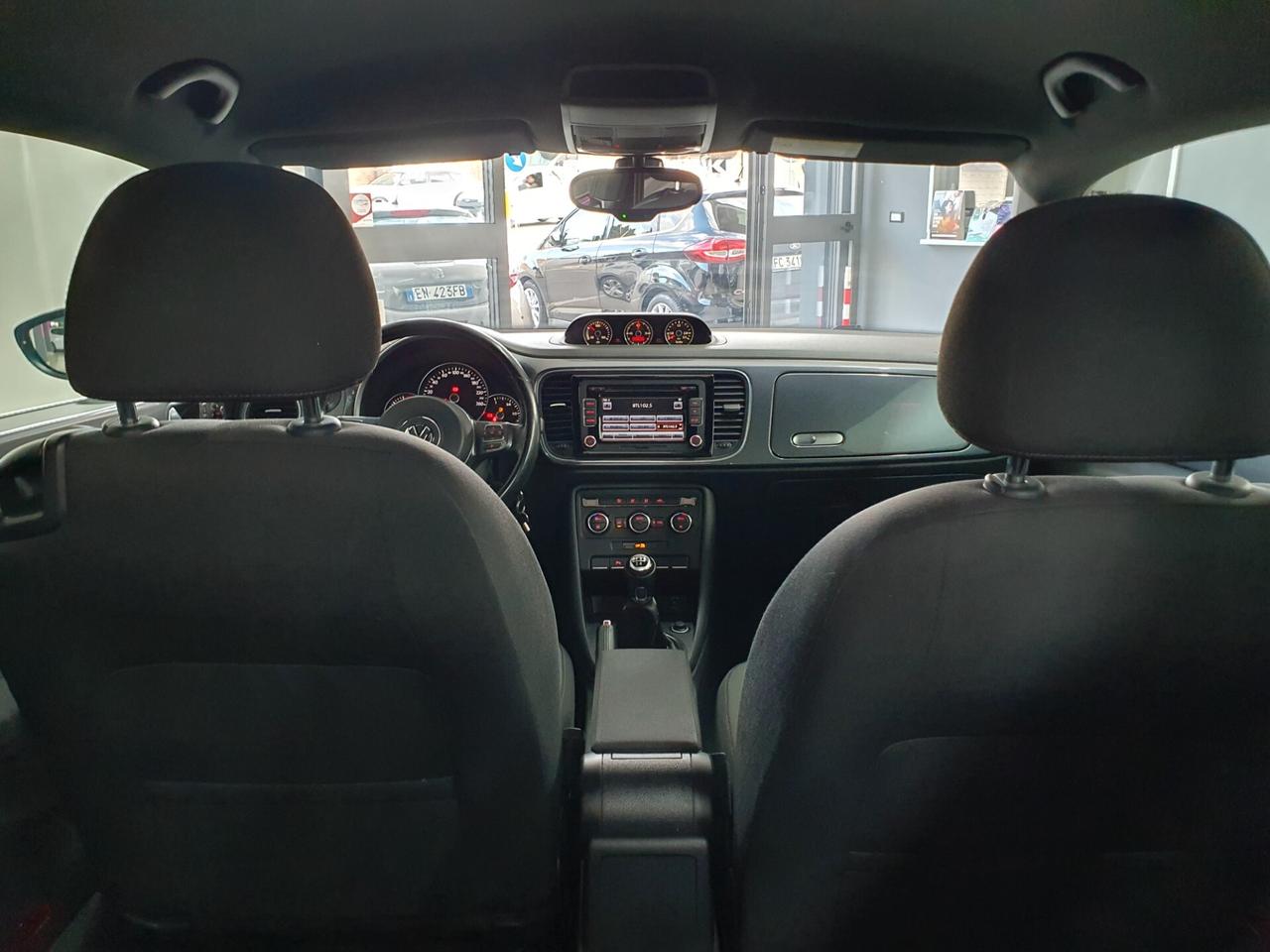 Volkswagen Maggiolino 1.6 TDI 105cv Design 2012